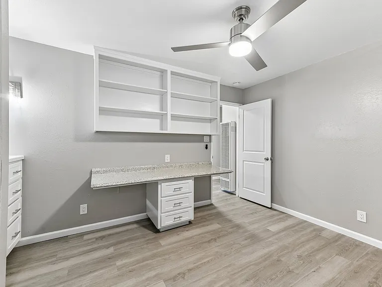 I Street Apartments — Photo 31