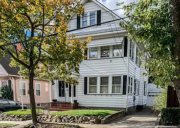 113 Van Cortlandt Avenue in Sunnyside (Staten Island)