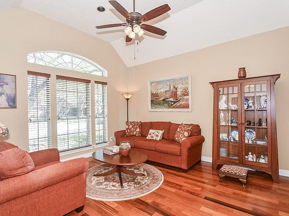 4th image of 2822 Norwood Hills Dr