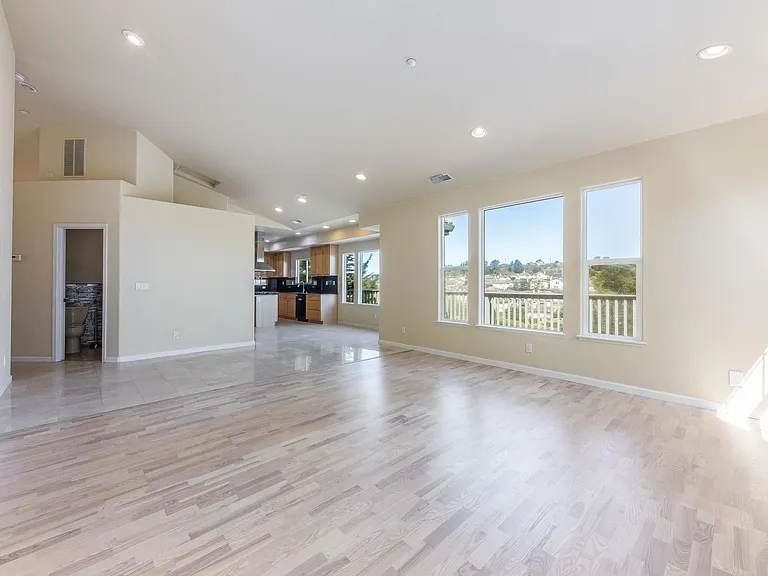 386 Goodwin Dr — Photo 10