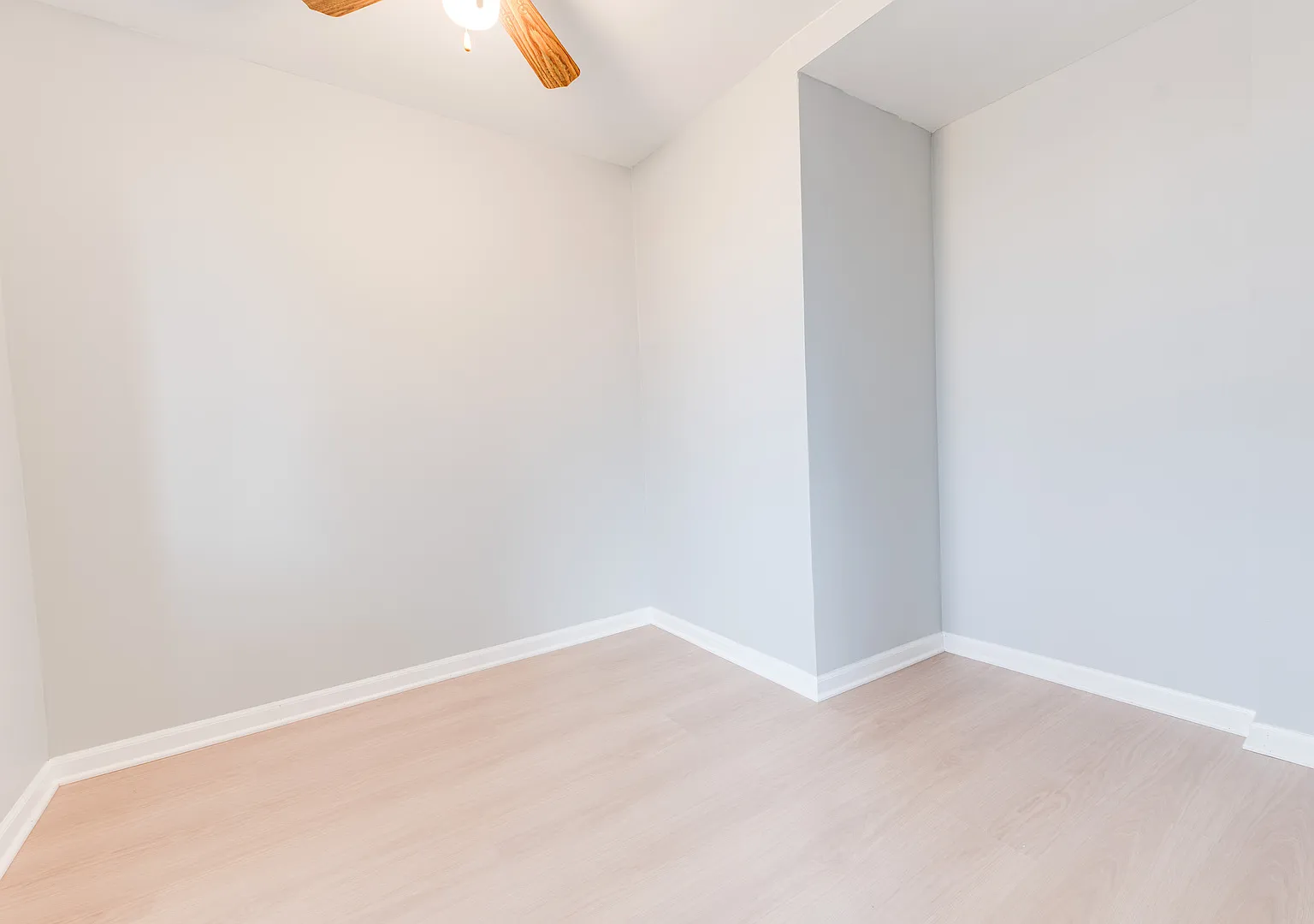1 bed, 400 sqft, $1,800 — Photo 4
