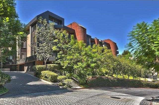 1st image of 4706 Park Encino Ln Unit 323