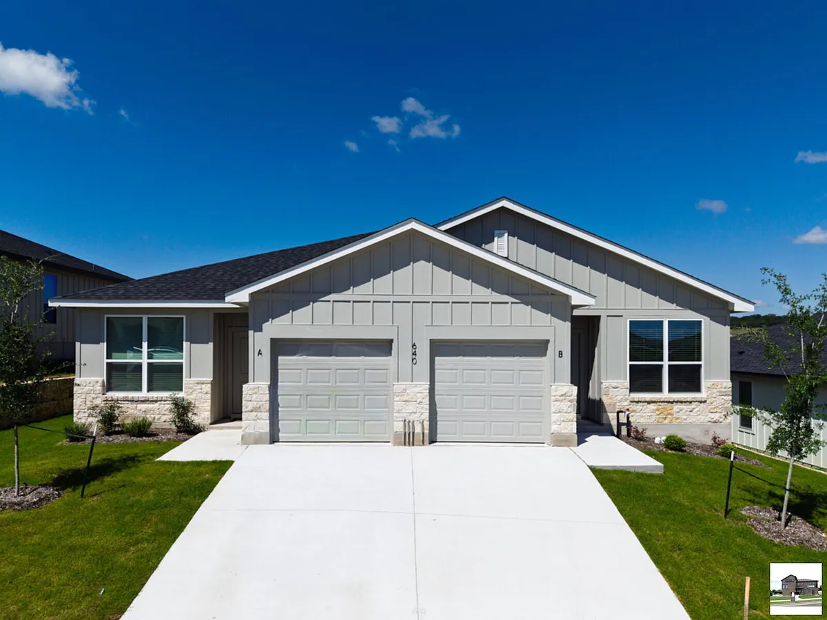 Building Photo - 640 Pacific Crest Trl #B