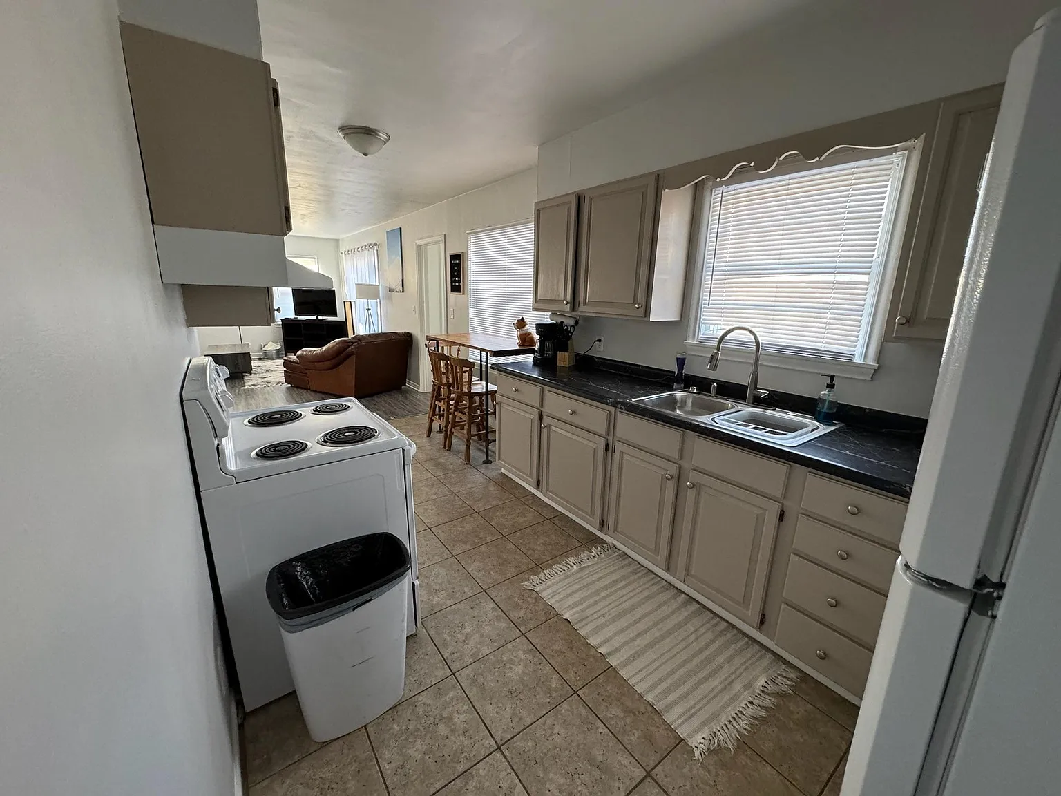 2 bed, 1200 sqft, $1,800 — Photo 4