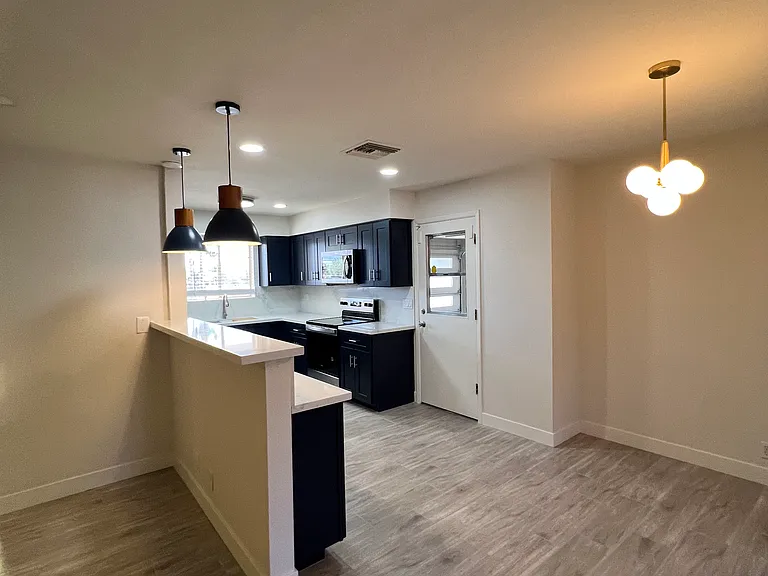 E Adobe St — Photo 10