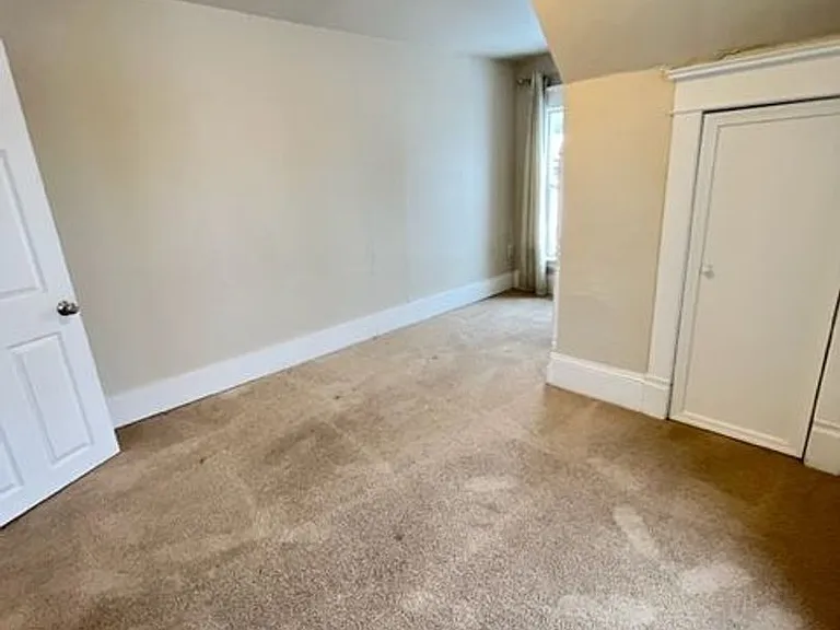 2211 Walnut St — Photo 10