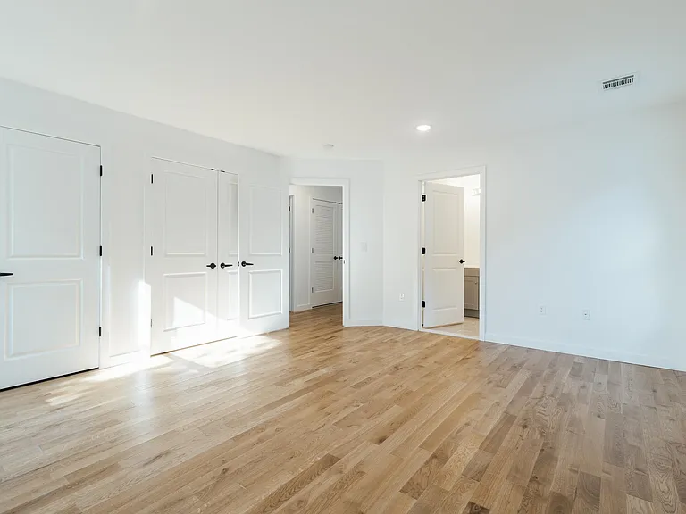 746 Seaport Dr #2 — Photo 36