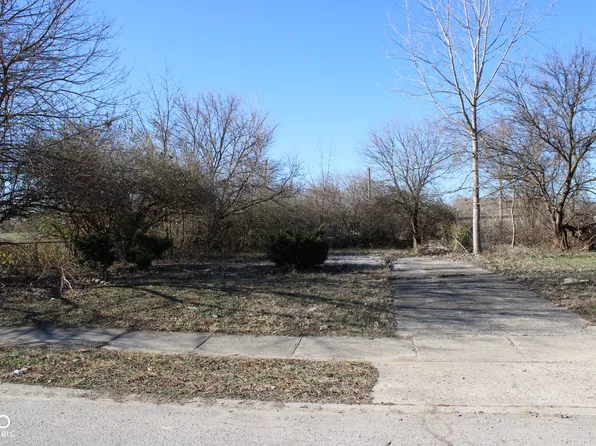 3960 Baker Dr, Indianapolis, IN 46235