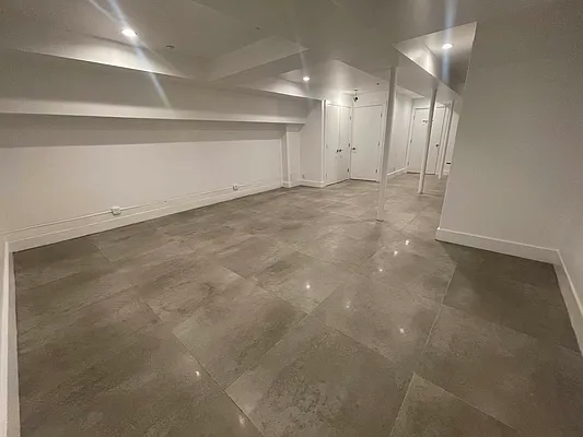 Rented by Bond New York | media 23