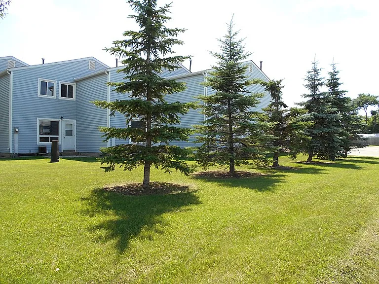 100 Wickham Rd — Photo 10