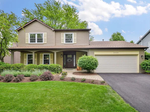 2420 Newport Dr, Naperville, IL 60565