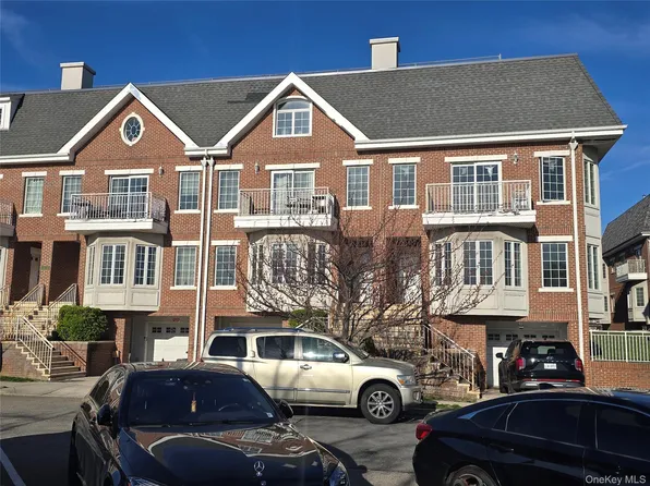 337 Park Crescent, College Point, NY 11356