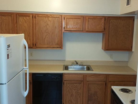 2nd image of 5861 Poplar Hall Dr