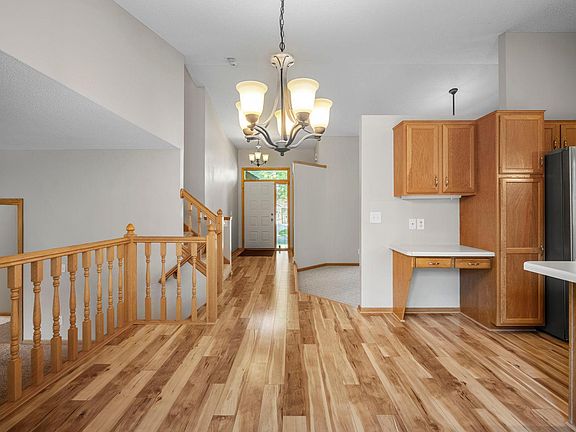 3rd image of 960 Wildflower Ct