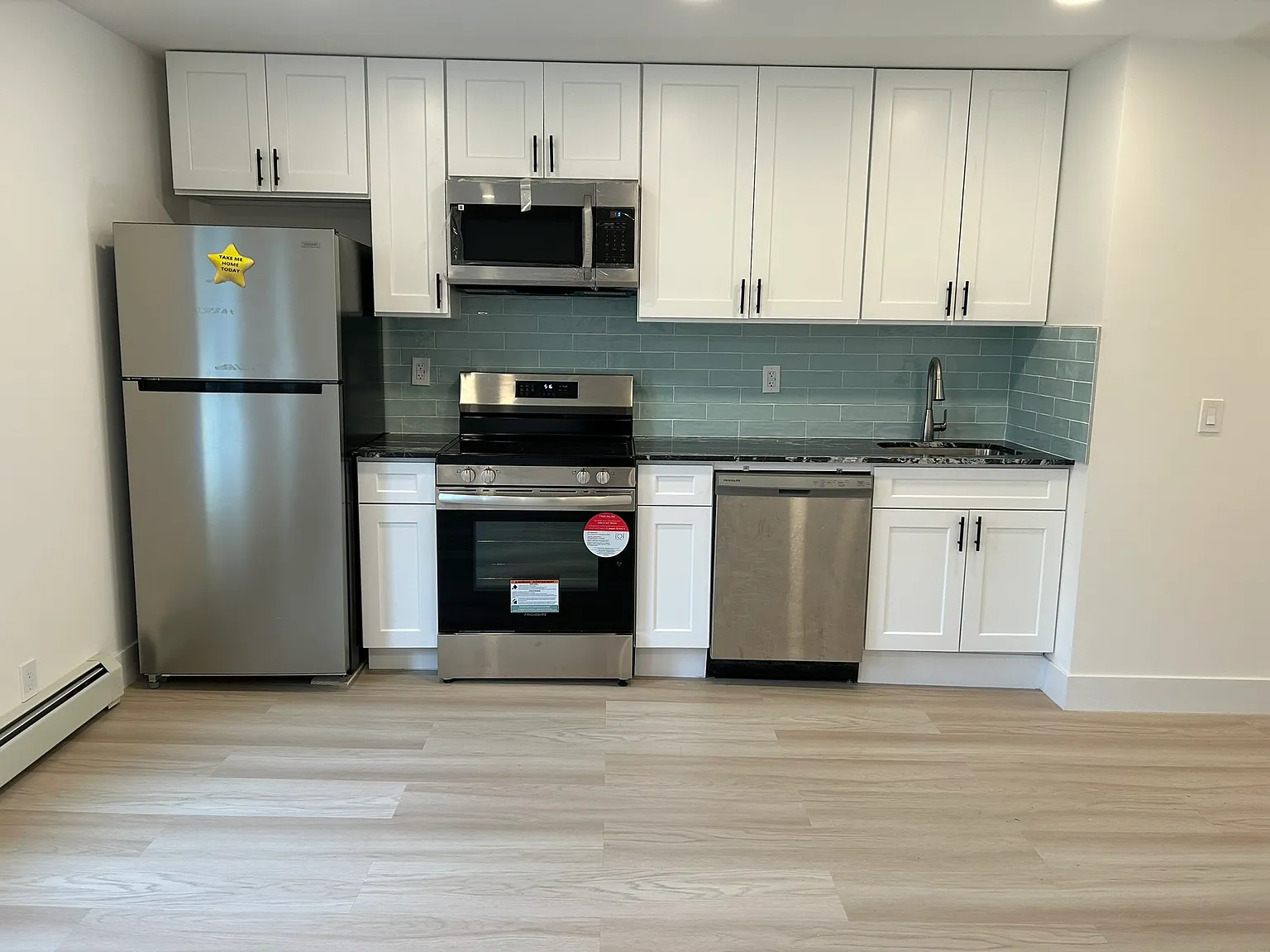 4 bed, 1566 sqft, $2,500 — Photo 2