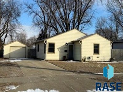 2804 E 19th St, Sioux Falls, SD, 57103