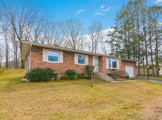 12 Westwood Dr, Auburn, MA 01501