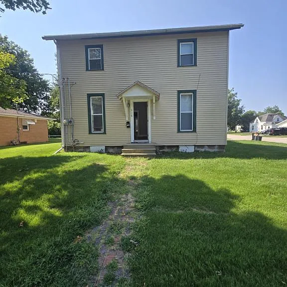 310 W Main St — Photo 1