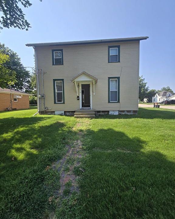 1st image of 310 W Main St