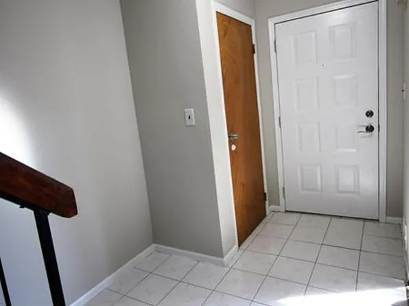 615 Maple Hill Dr #615, Woodbridge, NJ 07095