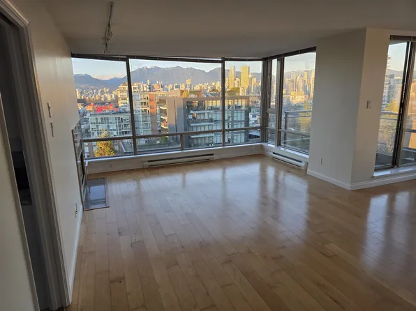 1590 W 8th Ave, Vancouver, BC V6J 4R8