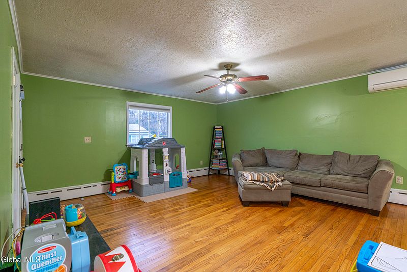 4th image of 7 Linden Drive
