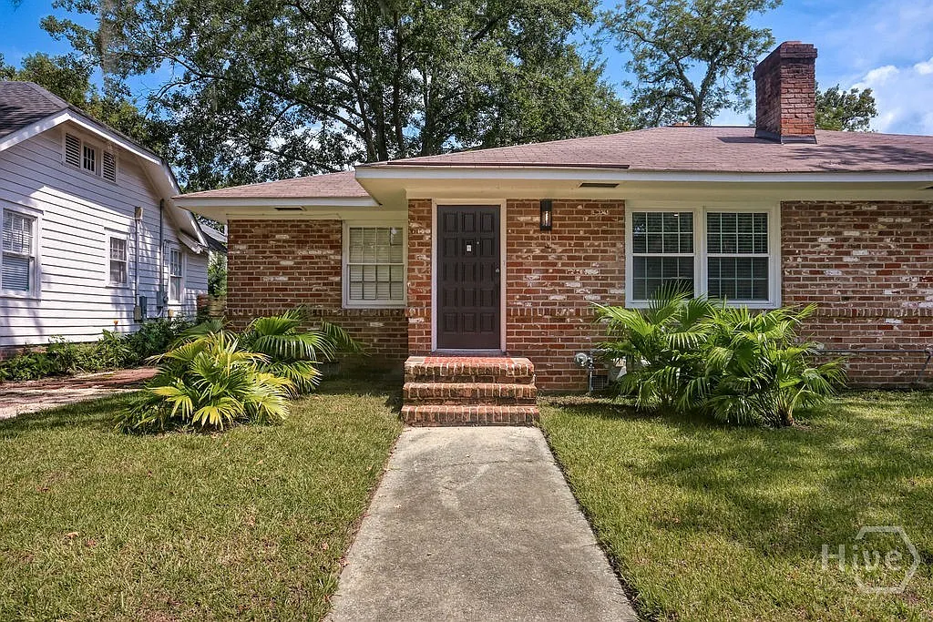 2 bed, 1.0 bath, 1022 sqft, $2,400 — Photo 3