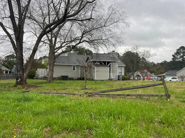 100 Willow Oaks Ct, Rocky Mount, NC 27804