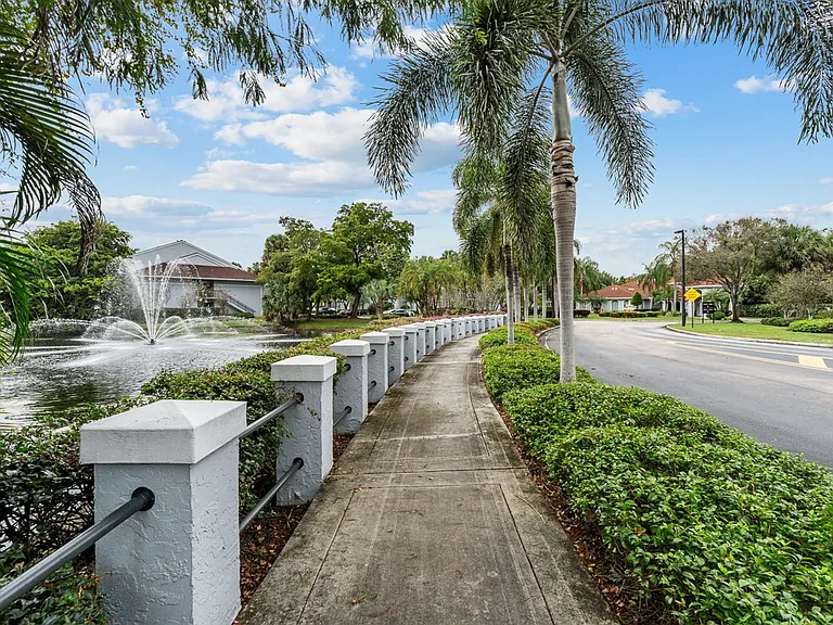Cypress Shores — Photo 12