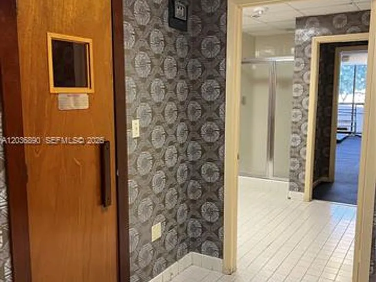 2555 Collins Ave #2207 — Photo 26
