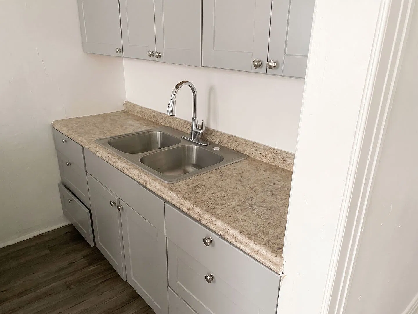 324 Witmer St — Photo 3