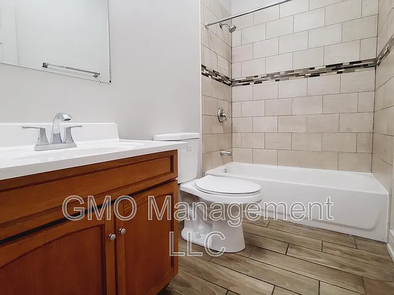 4048 W Lexington St #2 — Photo 15