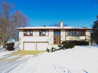 1180 Ridgemont Rd, Waterloo, IA 50701