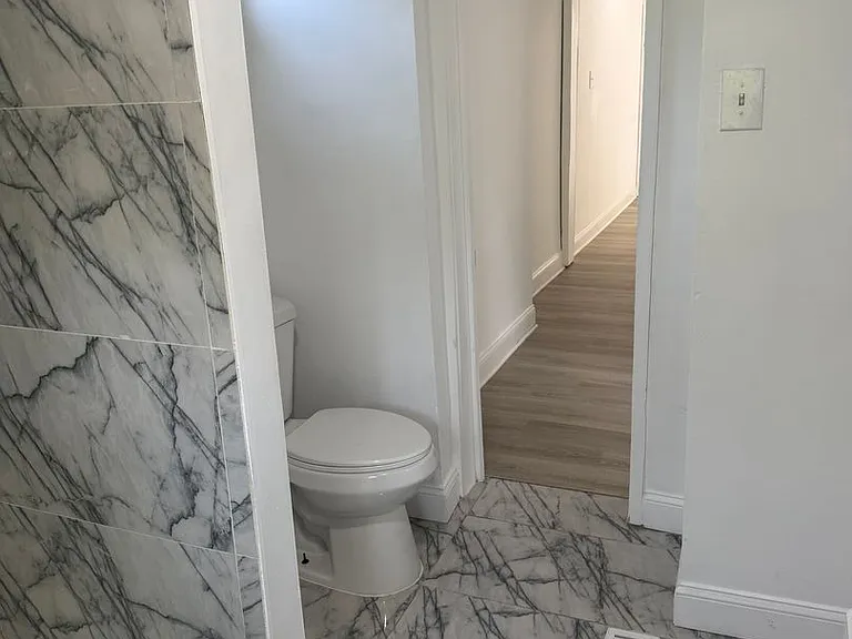 219 E Mulberry St — Photo 8