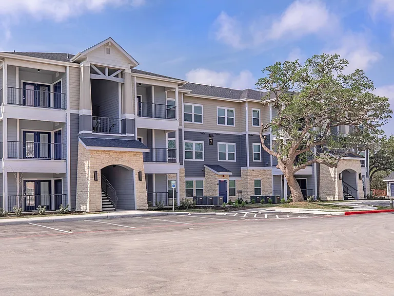 Exterior Vantage at Fair Oaks
