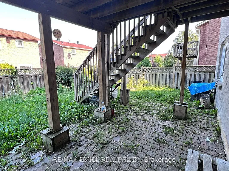 38 Saintsbury Sq #BASEMENT — Photo 14