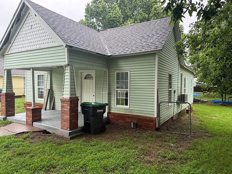 807 N Vinita Ave — Photo 5