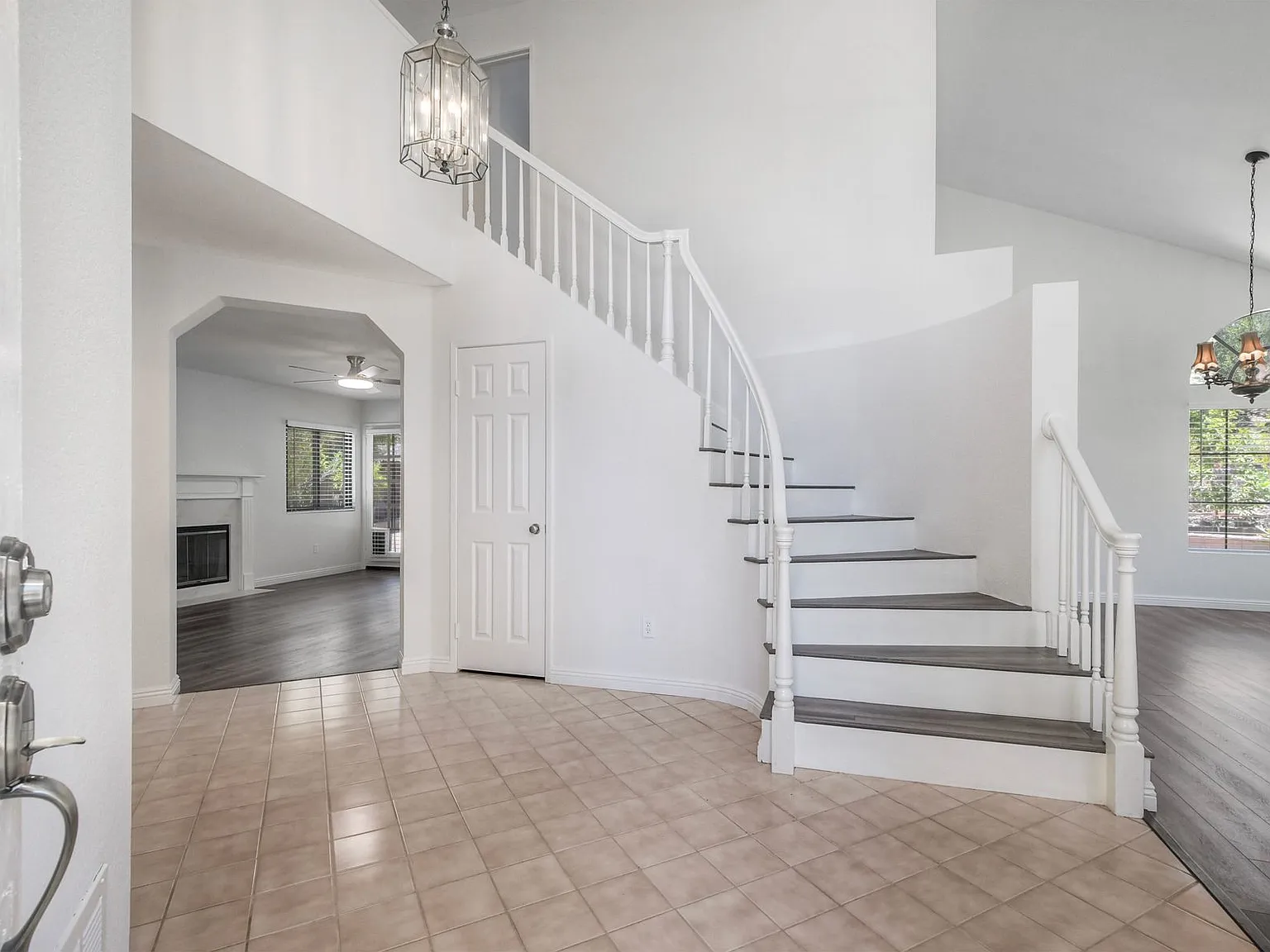 4 bed, 1979 sqft, $5,500 — Photo 2