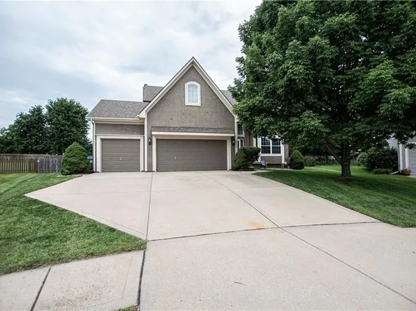 2444 SW 12th Ct, Lees Summit, MO 64081
