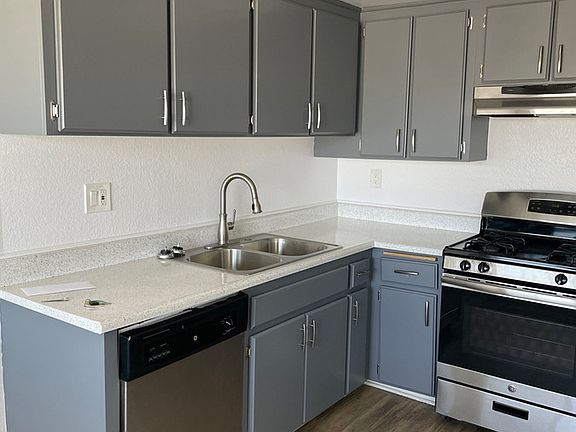 3rd image of 13920 Doty Ave APT 2