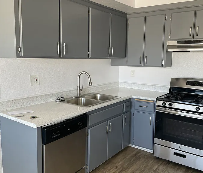 13920 Doty Ave #2 — Photo 3