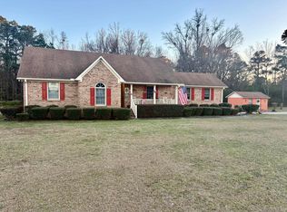 689 Planters Trace Rd, Santee, SC 29142