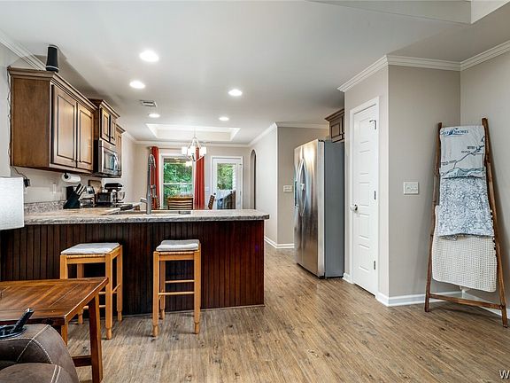4th image of 5125 Smithfield Cir