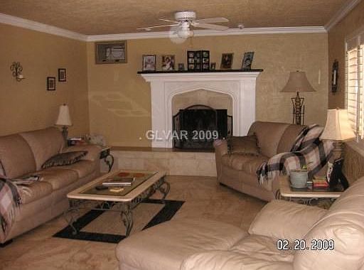 2nd image of 1721 Leonard Ln