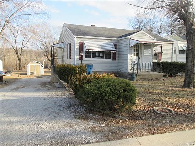 1st image of 1911 Burling Dr