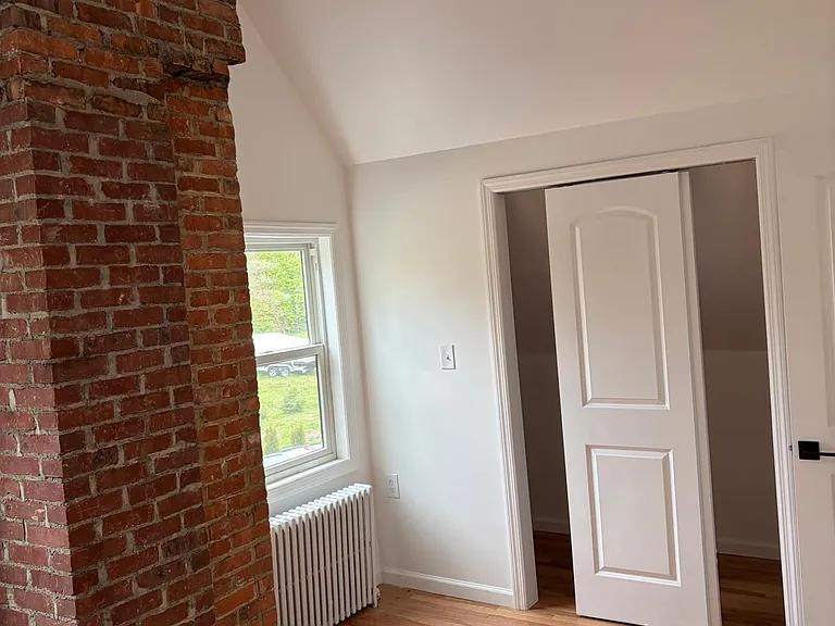 226 Gillette Ave — Photo 20