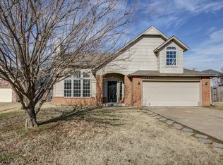 19507 E 37th St S, Broken Arrow, OK 74014