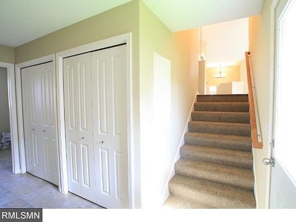 4th image of 115 Dale St W