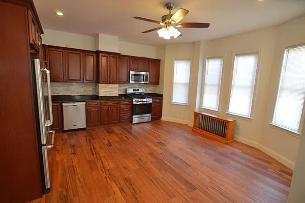 3 bed, 2.0 bath, 2000 sqft, $3,400 — Photo 1
