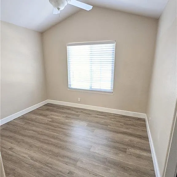 10 Santa Clara St — Photo 15